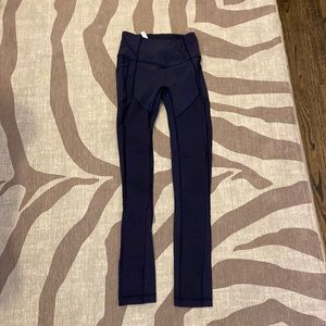 Lululemon navy leggings with pockets